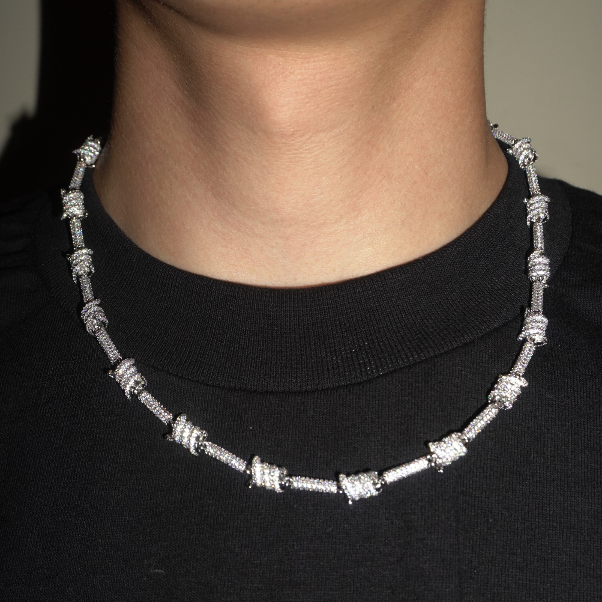 ICED BARBED WIRE CHAIN